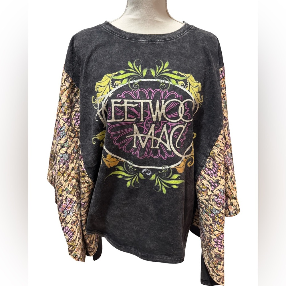 NWT Fleetwood Mac graphic T with Kantha sleeves from BlueVelvet. Stunning!!! - Picture 2 of 6